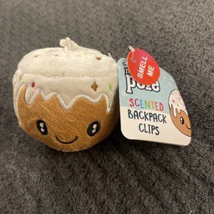 New North Pole Scented Backpack Clip Cinnamon Role D36